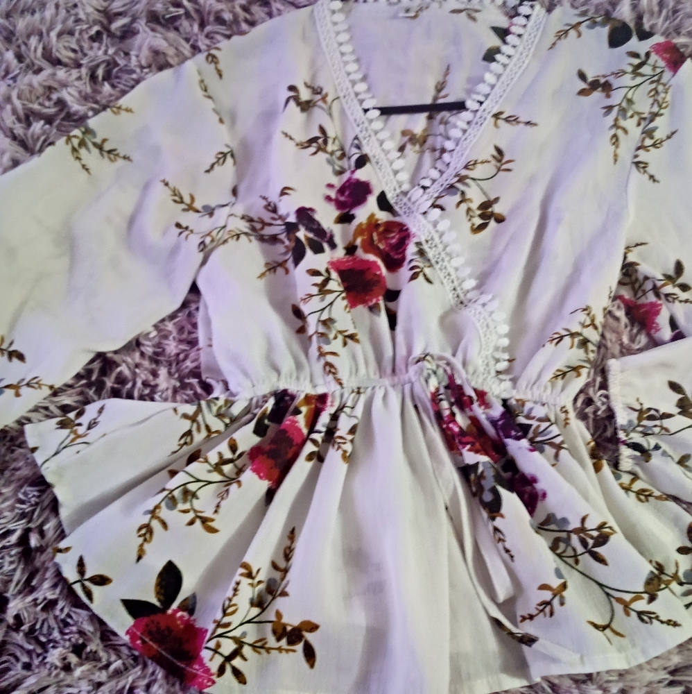blouse with long sleeve flowers - Picture 3 of 5